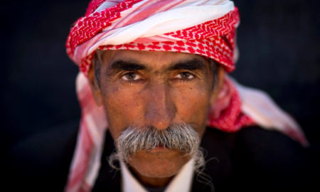 Езидский беженец, перемещенный из Синджара, живущий в храме Лалеш, Курдистан, Ирак. Фото: Эрик Лаффорг